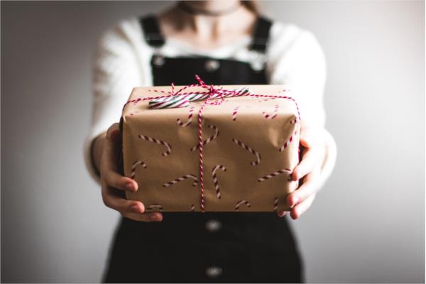 6 نکته خیلی مهم برای هدیه دادن به کسی که دوستش داریم